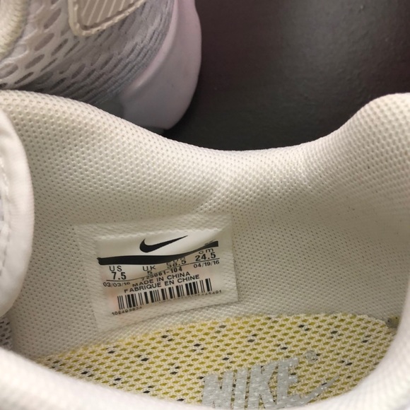 Mesh platinum Nike Air Max 90s - Picture 3 of 4